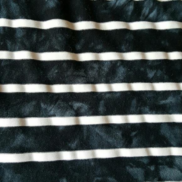 Striped and marbled Grey and white crop top - Picture 4 of 4